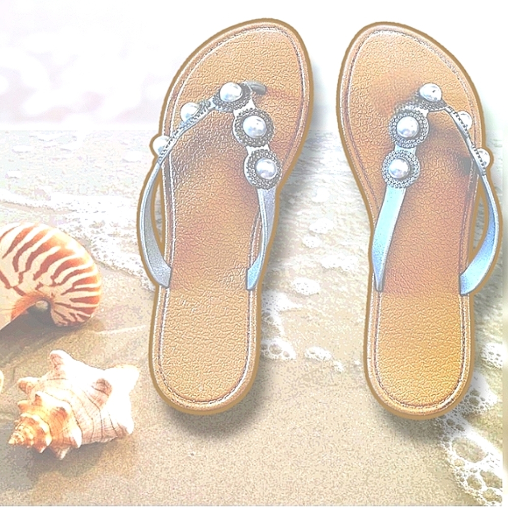 💙 Beaded Embellished Flip Flops So Adorable!! - Picture 2 of 5